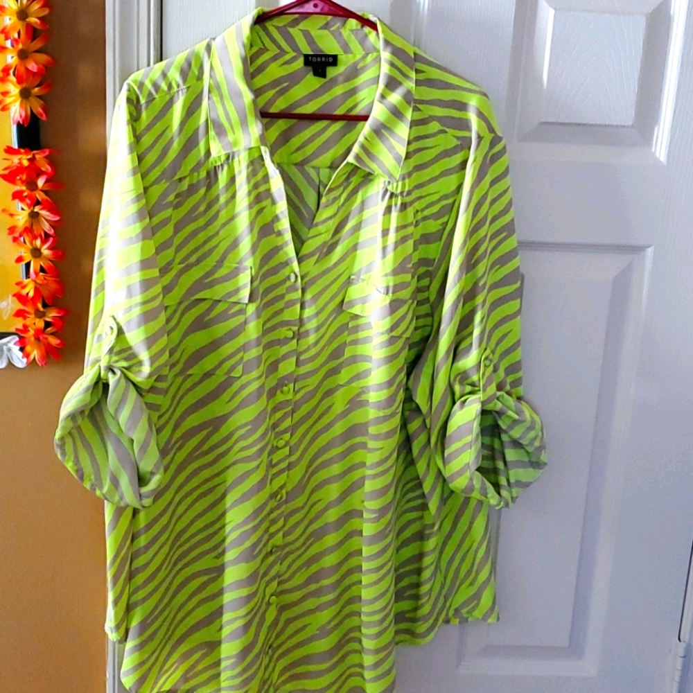 Torrid retro  blouse size 26 in good condition